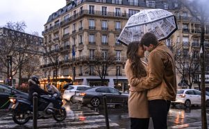 promenade à Paris par temps de pluie